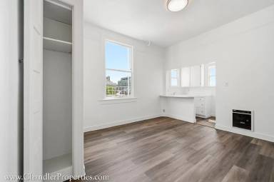 Main picture of 2334 Steiner St