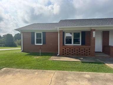 Main picture of 213 Spring St