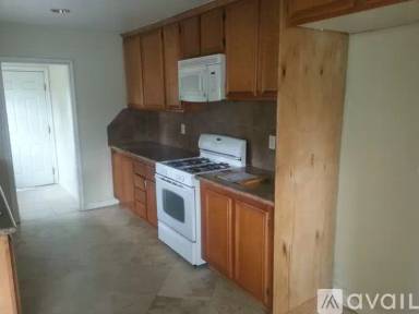Main picture of 18264 Pine Ave