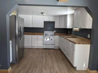 Main picture of 83 Commercial St