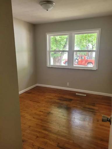 Main picture of 105 Elliott Dr