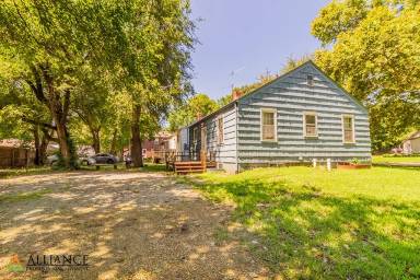 Main picture of 901 Ratone St