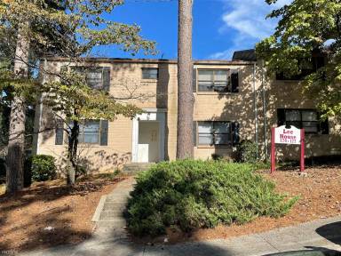 Main picture of Hampton Hills Condominiums