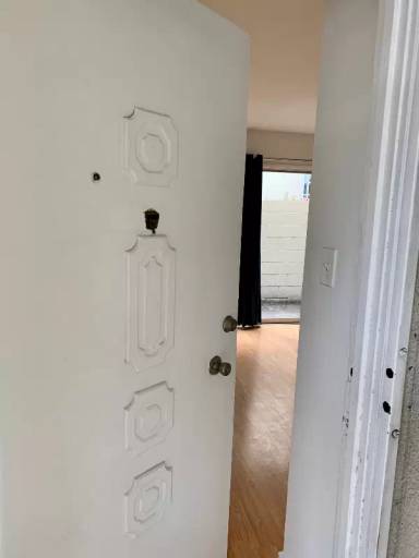 Main picture of 400 N Doheny Dr