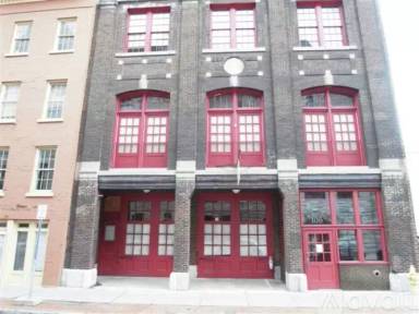 Main picture of 106 Montgomery St