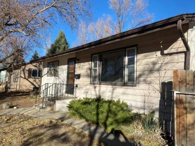 Main picture of 3207 Jon St