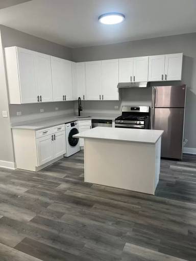 Main picture of 948 N Damen Ave