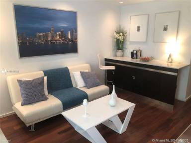 Main picture of 1601 West Ave