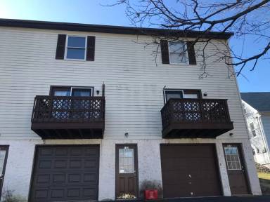 Main picture of 151-65 N Ridge St