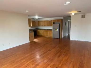 Main picture of 113 Hobart Ave