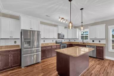Main picture of 401 Inverness Dr