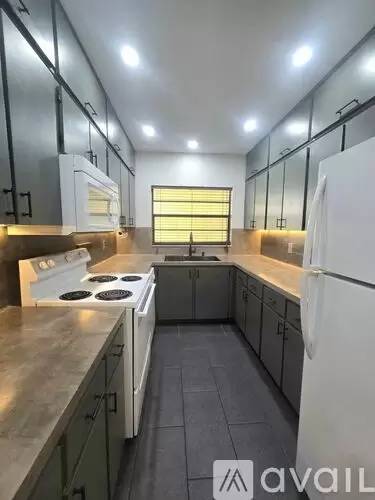 Main picture of 3525 E Fort King St