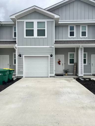 Main picture of 1006 McLaren Cir