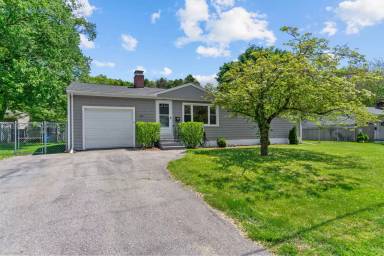 Main picture of 110 New Britain Dr