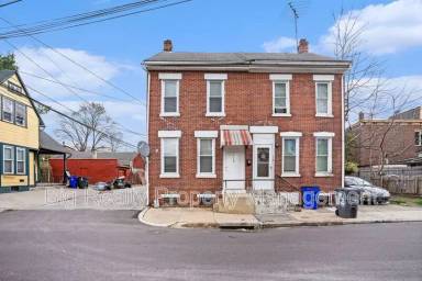 Main picture of 114 N Evans St