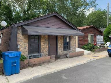 Main picture of 105 Louisa St