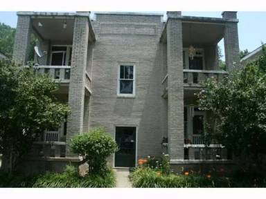 Main picture of 216 N Willett St