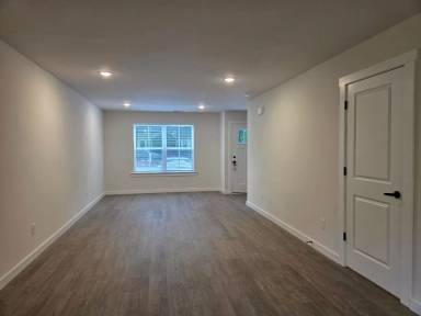 Main picture of 106 10th Ave SE