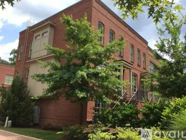 Main picture of 821 Virginia Park Cir NE
