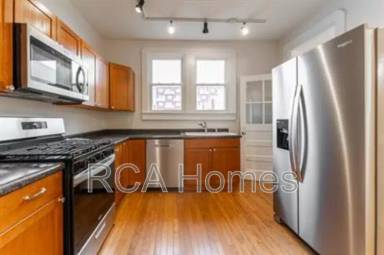 Main picture of 1015 E Morris St