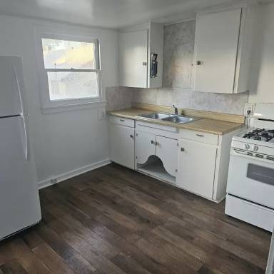 Main picture of 119 E 6th Ave