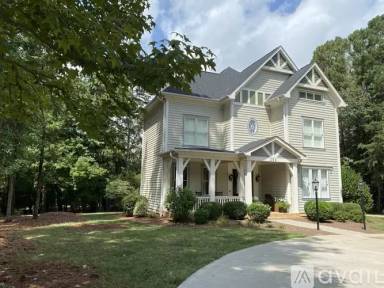 Main picture of 206 Dedham Loop