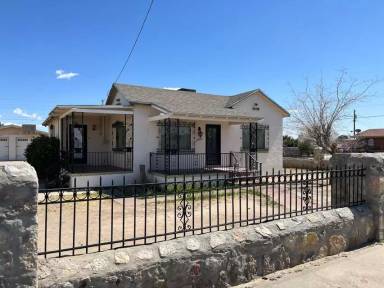 Main picture of 458 Val Verde St