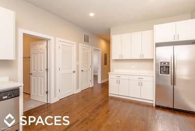 Main picture of 2945 W Diversey Ave