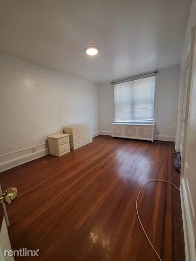 Main picture of 2459 32nd St