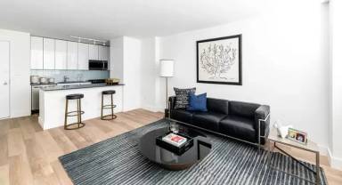 Main picture of 446 W 35th St