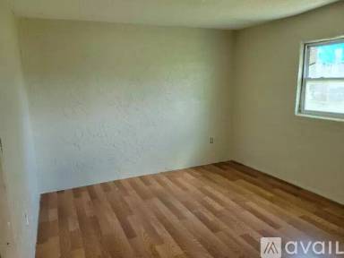 Main picture of 1200 NE 12th St