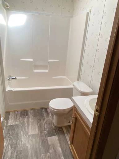Main picture of 230 E St