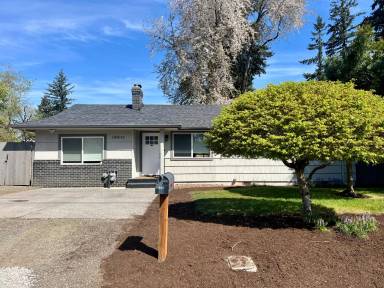 Main picture of 18641 NE Everett Ct