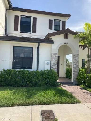Main picture of 10090 SW 228th Ter
