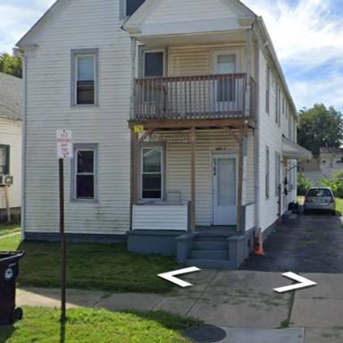Main picture of 5704 Fullerton Ave