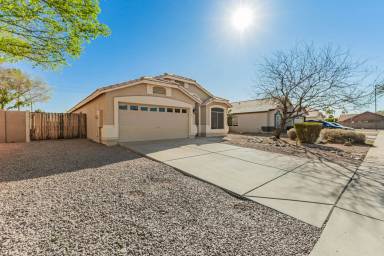 Main picture of 163 W Liberty Ln
