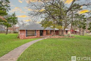 Main picture of 11 Early Dawn Dr
