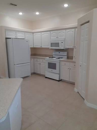 Main picture of 13409 Short Ct