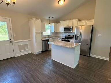 Main picture of 114 Laredo Dr