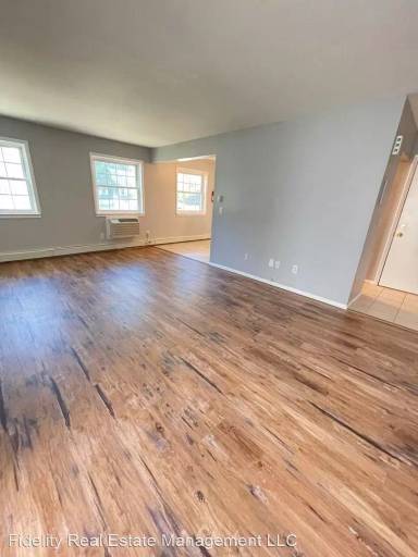 Main picture of 35 Cedar Ln