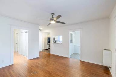 Main picture of 6116 De Longpre Ave