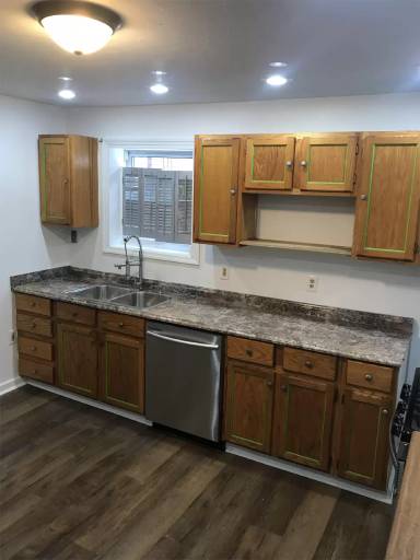 Main picture of 306 Moore Ave