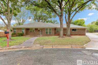Main picture of 1817 Catalina Cir