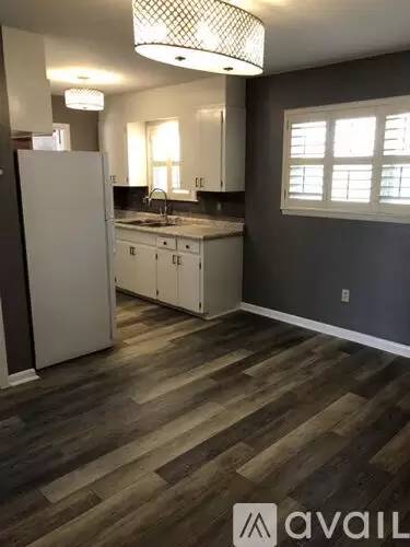 Main picture of 2804 Sandalwood Ln