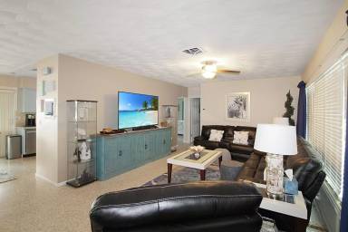 Main picture of 309 Shamrock Blvd