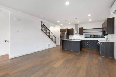 Main picture of 3215 California Ave SW