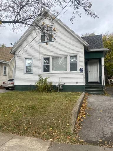 Main picture of 394 Alphonse St
