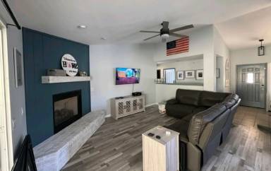 Main picture of 303 Rainbow Ct