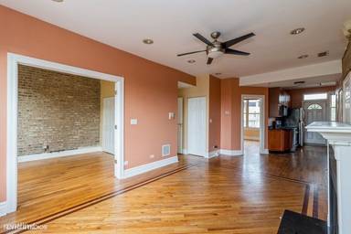 Main picture of 521 E 49th St