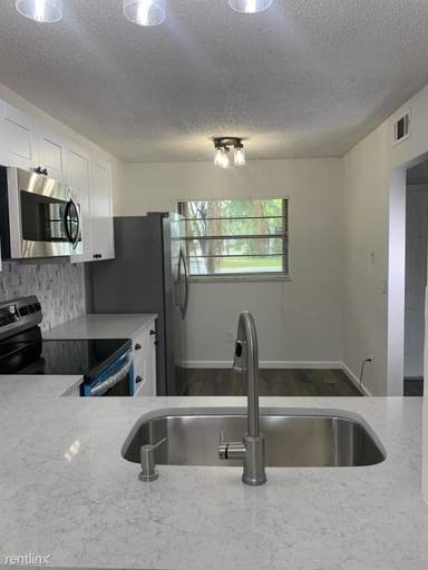Main picture of 23398 SW 57th Ave